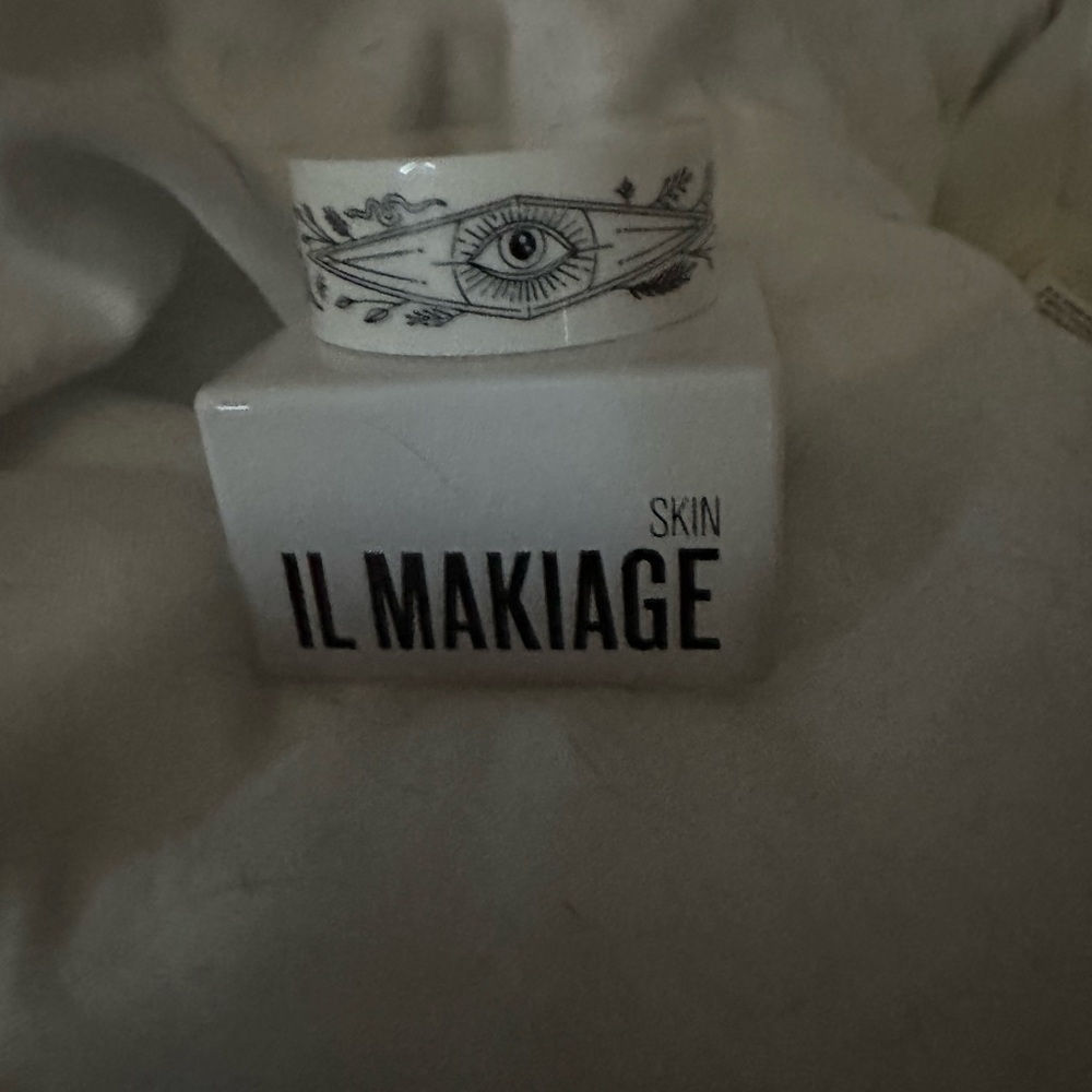 IL MAKIAGE Power Up Eye Treatment
